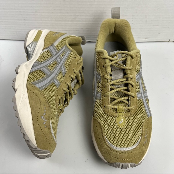 Asics Gel-1092v2 Women's size 8 Khaki Beige Oyster Grey Shoes 1202A480-250 - Picture 1 of 9